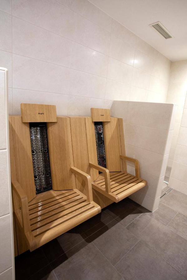 Haus Hubertus Hotell Winterspelt Exteriör bild