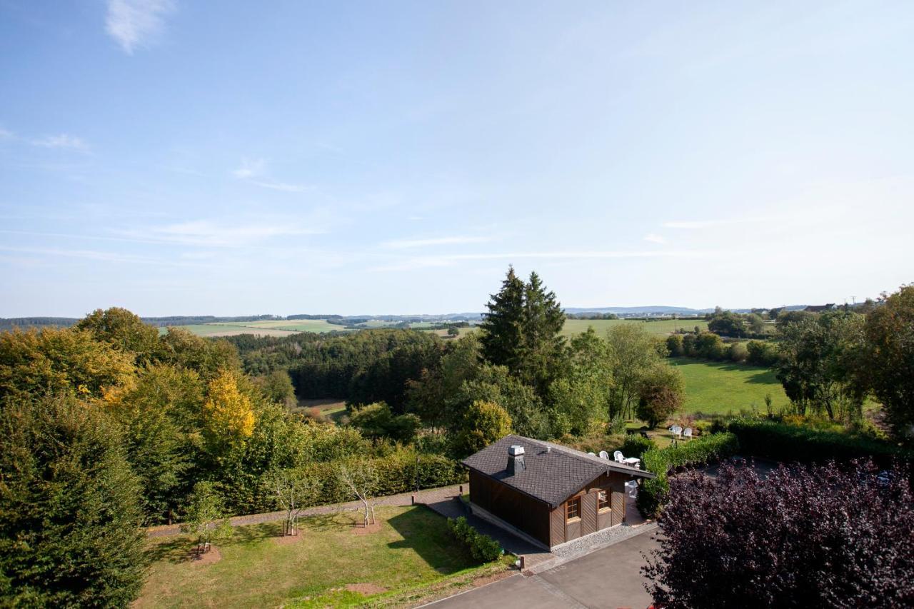 Haus Hubertus Hotell Winterspelt Exteriör bild